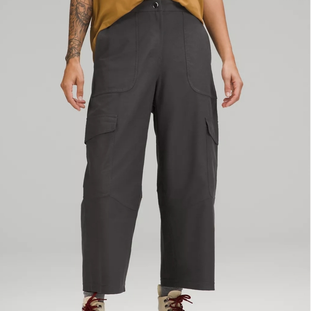 BNWT cargo pants